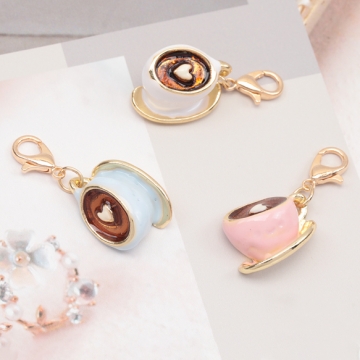 カニカン付きチャーム コーヒーカップ 紅茶 カフェ ドリンク 飲み物 スマホチャーム マスクチャーム ストラップ（1ヶ）