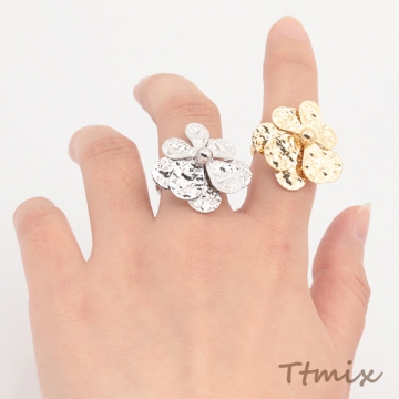 デザインリング フラワー 凹凸加工 指輪 メタル オープンリング 13号内径約17mm(幅約27mm)（1ヶ）