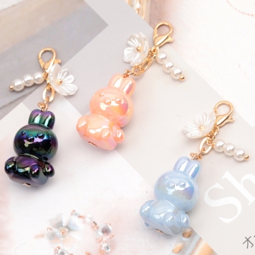 カニカン付きチャーム 可愛い立体うさぎ 兔ビーズ スマホチャーム マスクチャーム ストラップ キーホルダー（1ヶ）