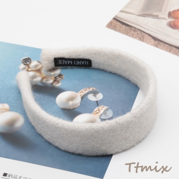 カチューシャ ホワイト もこもこ ウール 秋冬用 髪飾り ヘアアクセサリー 幅広 幅約4cm（1ヶ）