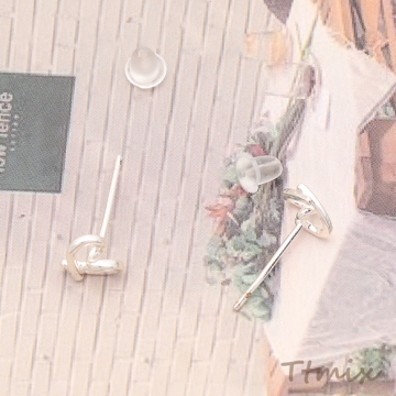 デザインピアス ハート シルバーカラー 銅製 スタッドピアス 約6×7mm（2ヶ）