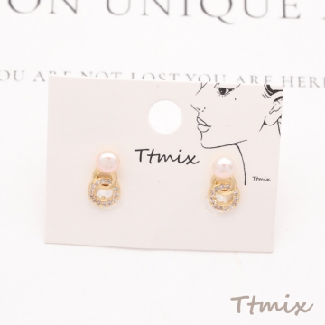 デザインピアス ダブルリング ラインストーン＆ABSパール付き ゴールドカラー 銅製 スタッドピアス 約6×12mm（2ヶ）