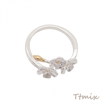 デザインリング フラワー お花 三連 銅製 オープンリング 内径約21mm（1個）