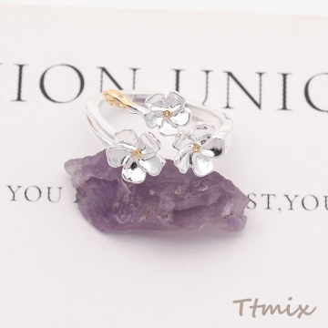 デザインリング フラワー お花 三連 銅製 オープンリング 内径約21mm（1個）