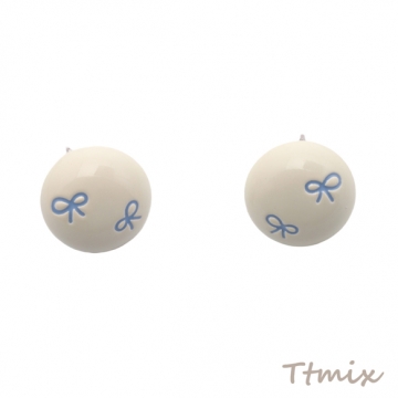 デザインピアス ラウンド リボン模様 メタルピアス スタッドピアス 約15mm（1ペア）