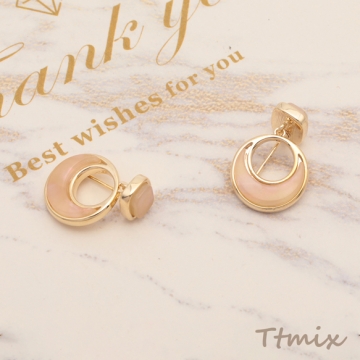 デザインピアス 揺れる三日月チャーム ストーン付き メタルピアス スタッドピアス 約14×20mm（1ペア）