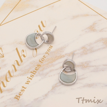 デザインピアス 揺れるチャーム ストーン付き メタルピアス スタッドピアス 約12×20mm（1ペア）