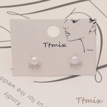 デザインピアス リボンモチーフ パール 一粒 スタッドピアス メタルピアス 約6×9mm（1ペア）