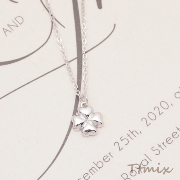 ネックレス  四つ葉のクローバー シンプル あずきチェーン シルバーカラー 長さ約42cm（1本）