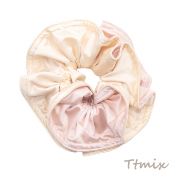シュシュ ピンク＆ベージュ リバーシブル 髪飾り 髪留め ヘアゴム ヘアアクセサリー（1ヶ）