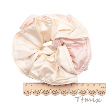 シュシュ ピンク＆ベージュ リバーシブル 髪飾り 髪留め ヘアゴム ヘアアクセサリー（1ヶ）