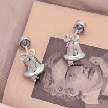 バーベルピアス リボンとベル 半面 鈴 鐘 ステンレス製 メッキ加工 デザインピアス 約7×8mm（ 1ペア）