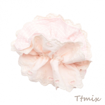 シュシュ オフホワイト＆ピンク チェック柄 フラワーレース 髪飾り 髪留め ヘアゴム ヘアアクセサリー（1ヶ）