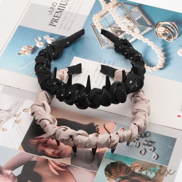 カチューシャ ツイスト編み コーム付き キラキラ ラインストーン ヘアバンド 髪飾り ヘアアクセサリー 約13cm（1ヶ）