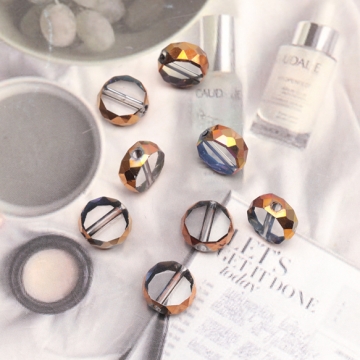 ガラスビーズ コイン型 クリア アンティークブロンズメッキの縁 多面カット 研磨加工 フラットビーズ 約10mm（4ヶ）