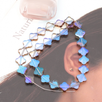 ガラスビーズ 四つ葉のクローバー クリア オーロラメッキの縁 研磨加工 フラットビーズ 約10×10mm（4ヶ）