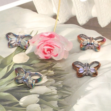 ガラスビーズ 蝶々 バタフライ クリア オーロラメッキの縁 研磨加工 フラットビーズ 約11×20mm（4ヶ）