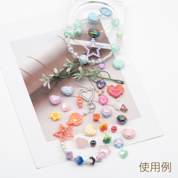 アクリルビーズ ぷっくりハート リボン模様 フチフリル風 縦穴 オーロラカラー カラーランダム 約19×22mm（6ヶ）