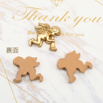 樹脂貼付けパーツ 天使モチーフ バロック風 ゴールド カボション デコパーツ 貼り付けパーツ 約24×29mm（4ヶ）