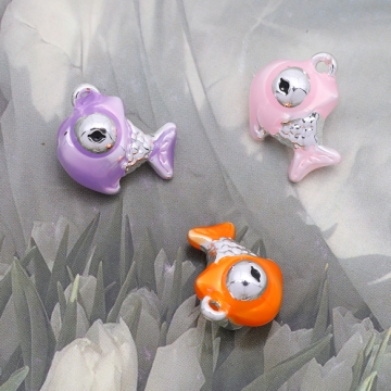 さかなチャーム カラフル 魚モチーフ マリンチャーム エポチャーム メタルチャーム 約13×14mm（1ヶ）