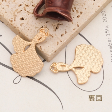 天然石チャーム イチョウモチーフ ラインストーン付き マラカイト グリーン メタルチャーム 約25×32mm（1ヶ）