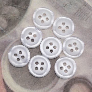 手芸ボタン 丸型 4穴 ラウンド 服飾パーツ 樹脂製 シンプル ホワイト 約10mm（15ヶ）