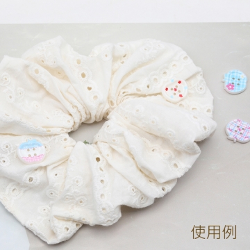 手芸ボタン りんご型 4穴 ラウンド 服飾パーツ 樹脂製 パステル 片面柄付き 約16×18mm（6ヶ）