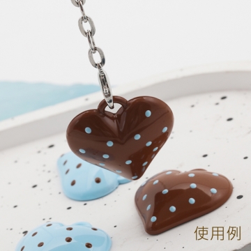 ハートチャームドット柄 ライトブルー×ブラウン チョコミント風 メタルチャーム 約30×31mm（2ヶ）